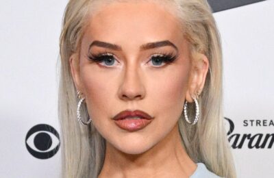 Christina Aguilera a pus un spin colorat pe „Stripped”-Era ei subliniază – a se vedea video