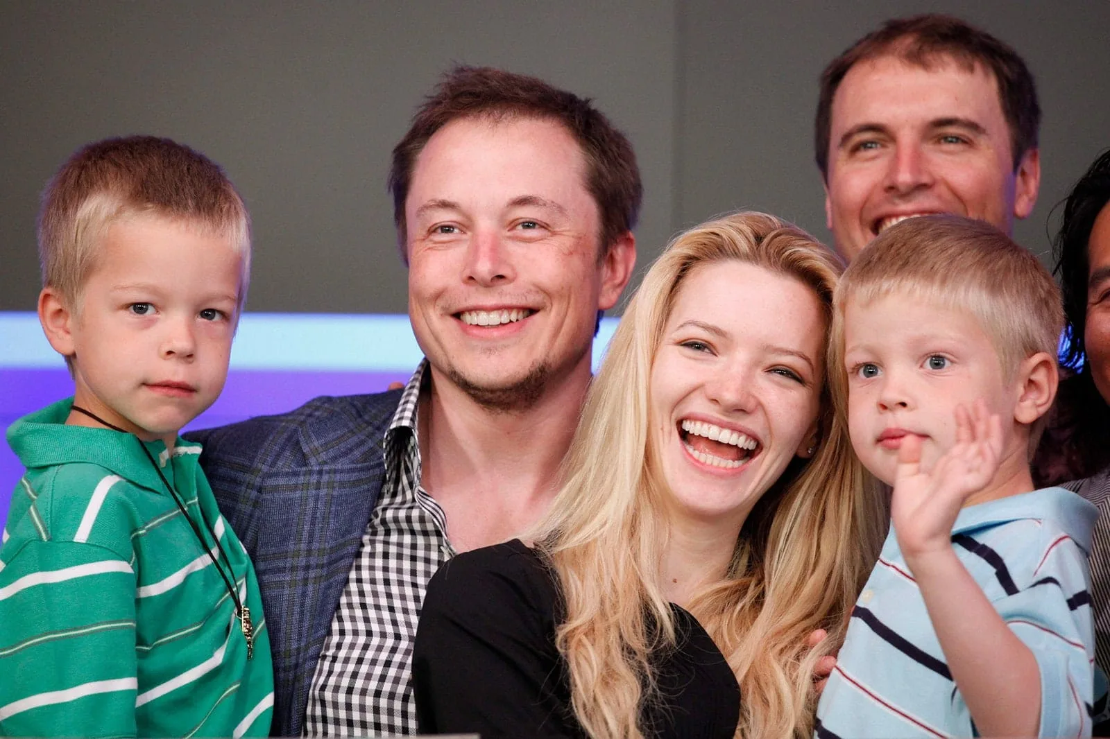 Cei 13 copii ai lui Elon Musk și mamele lor (despre care știm): Un ghid la îndemână