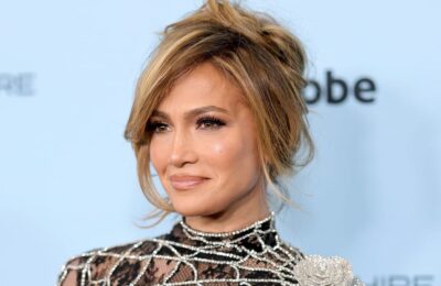 Nail Art-ul s-a întors, conform manichiurii cu fluture Swarovski a lui Jennifer Lopez – Vezi fotografiile