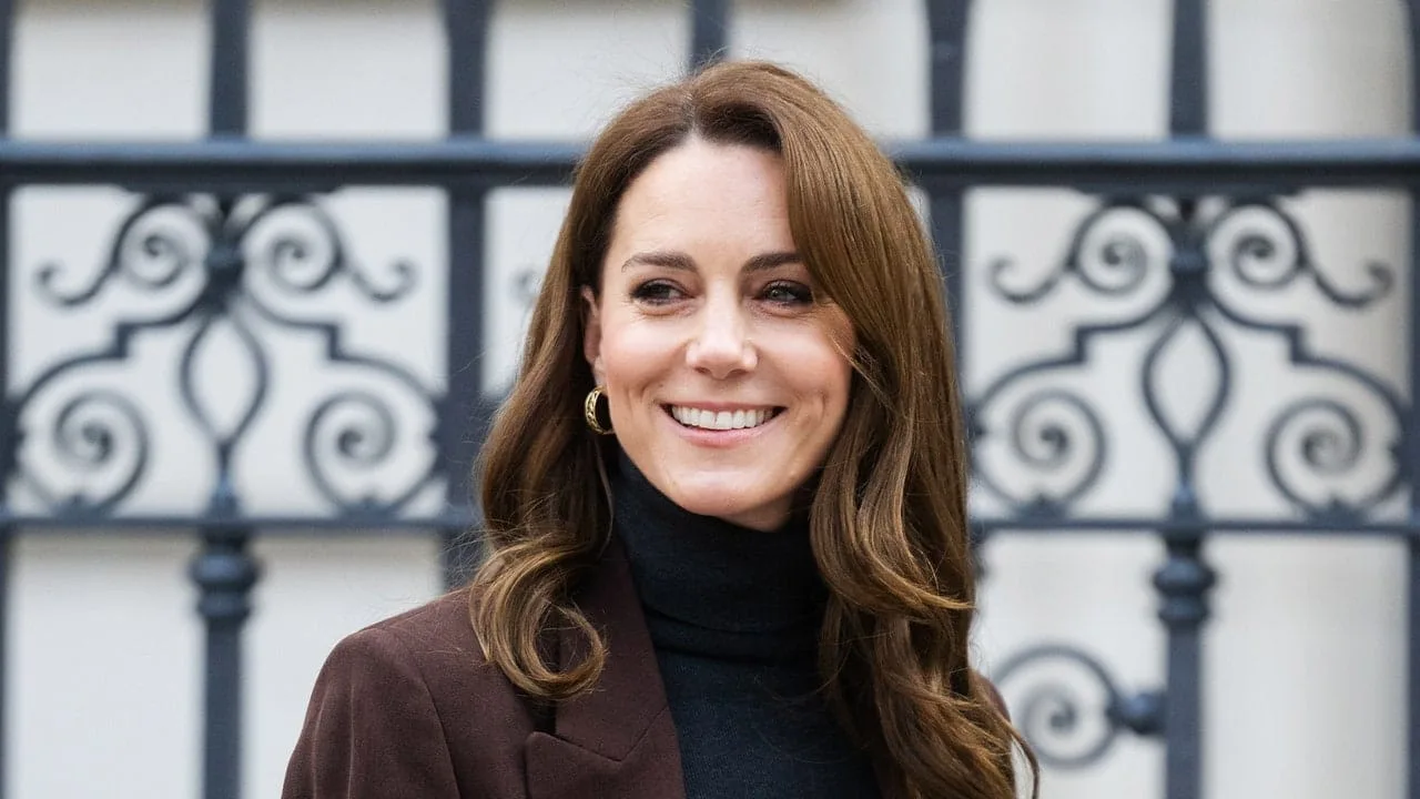 Kate Middleton marchează Ziua mondială de luptă împotriva cancerului cu un mic ajutor din partea prințului Louis