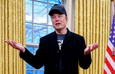 Noapte bună, Goon. Elon Musk șoptește „tăieri” și doarme pe podea lângă Casa Albă