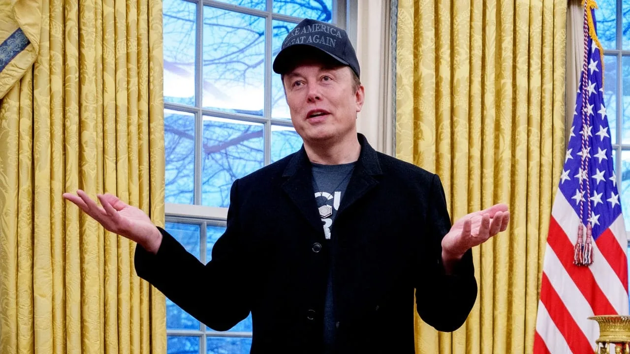 Noapte bună, Goon. Elon Musk șoptește „tăieri” și doarme pe podea lângă Casa Albă