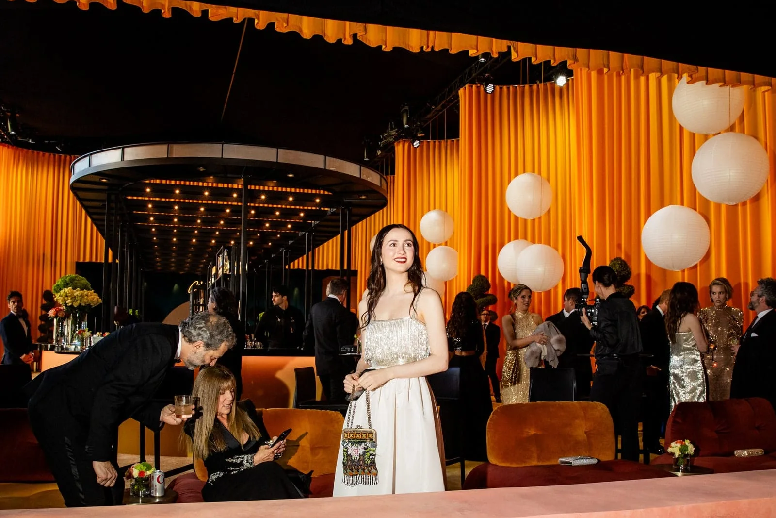 În interiorul petrecerii Vanity Fair Oscar 2025 după finalul Cenușăresei Anora
