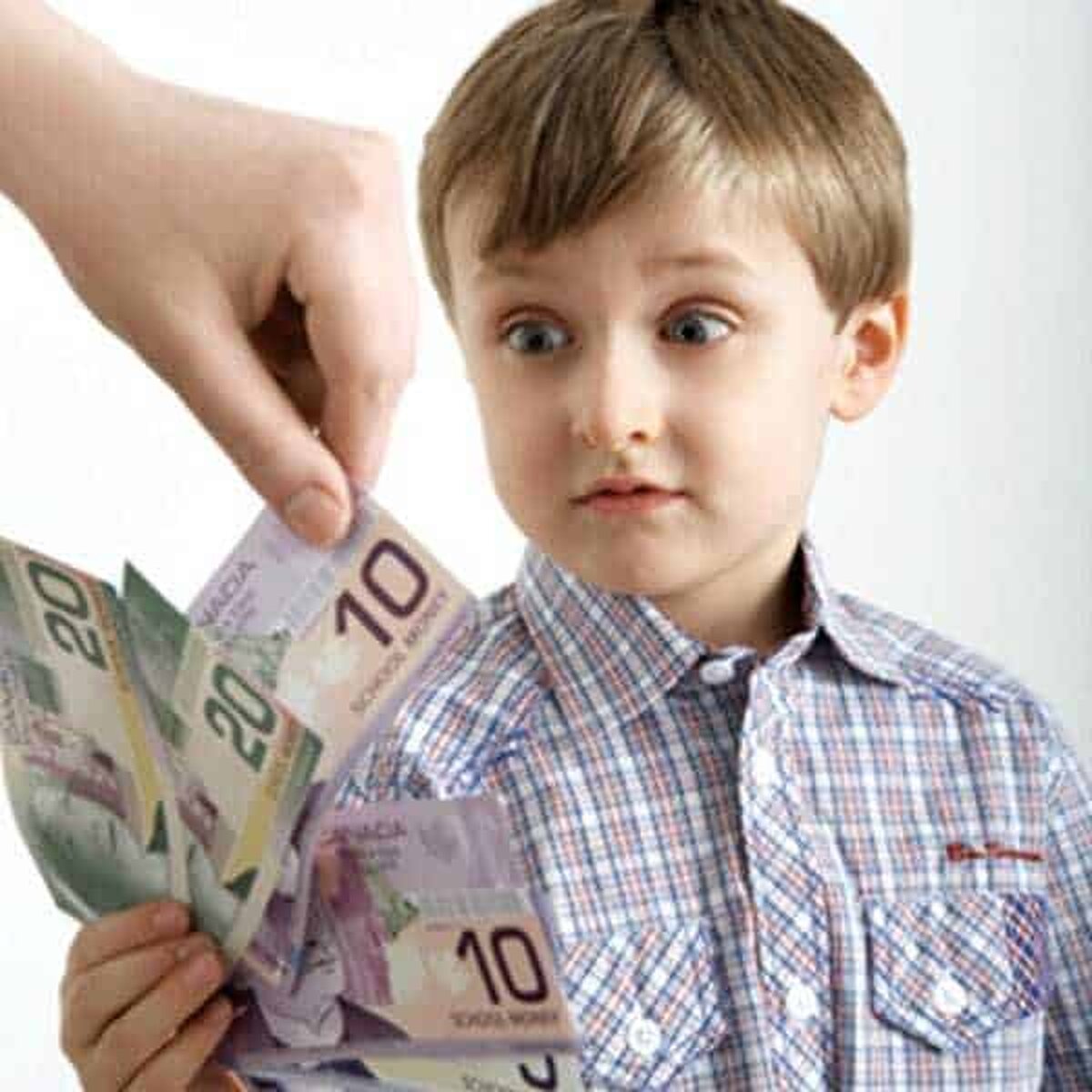 Revoltător! Alocații luate din mână de părinți pe neașteptate!