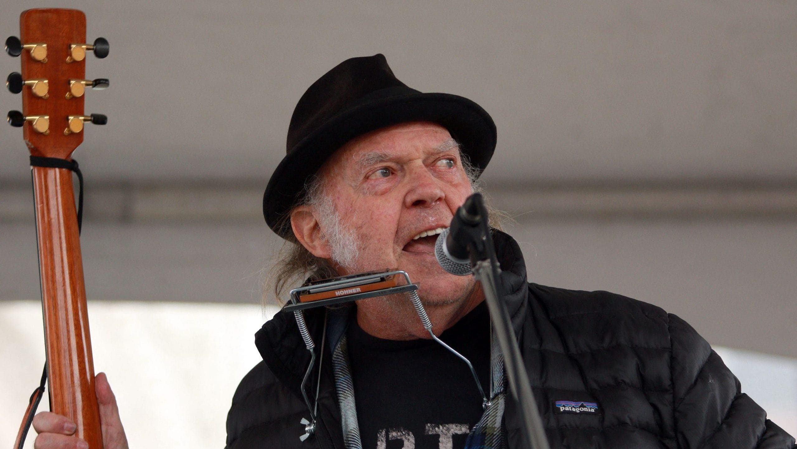 Neil Young îl susține pe premierul Canadei și rupe tăcerea despre Donald Trump