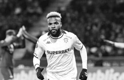 Sicriul lui Aaron Boupendza, întoarcere acasă în Gabon! Ultima ceremonie pentru fotbalistul legendar!