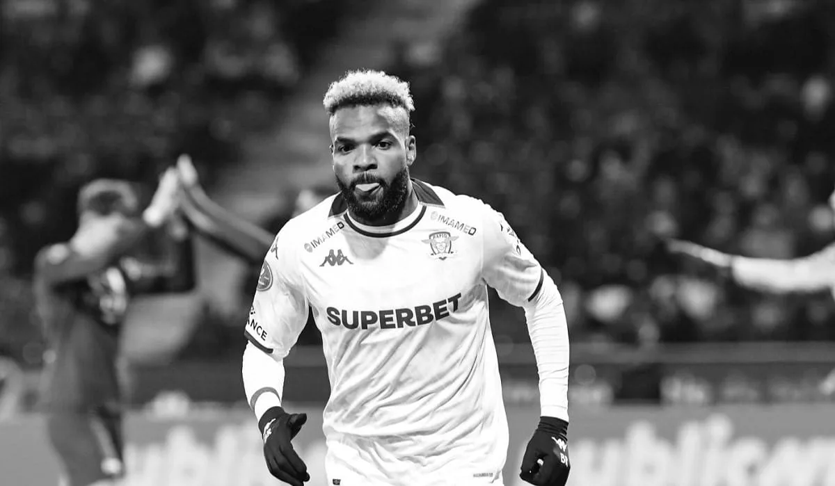 Sicriul lui Aaron Boupendza, întoarcere acasă în Gabon! Ultima ceremonie pentru fotbalistul legendar!