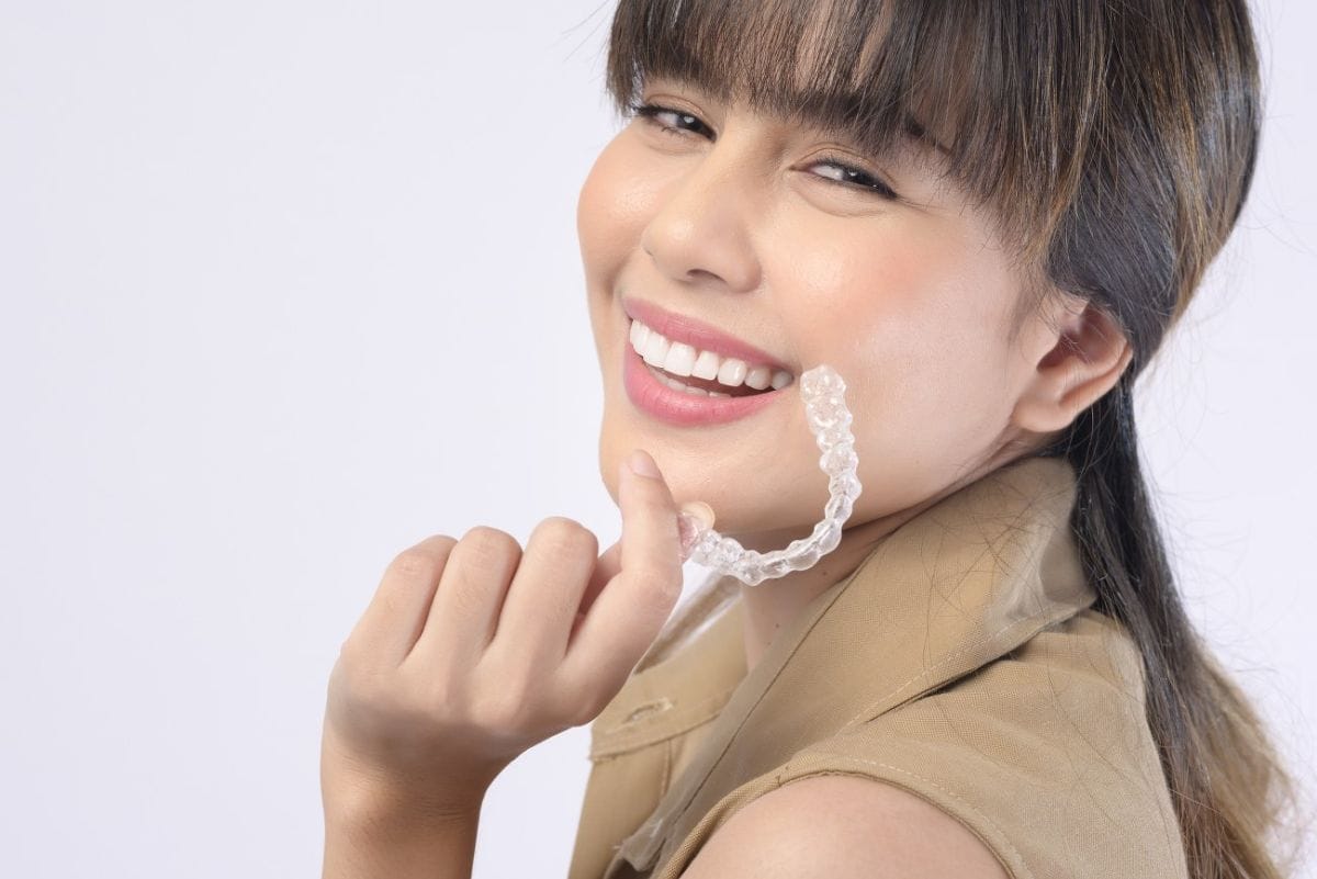 Aparat dentar vs. consumul de băuturi carbogazoase. Cum influențează eficiența tratamentului?