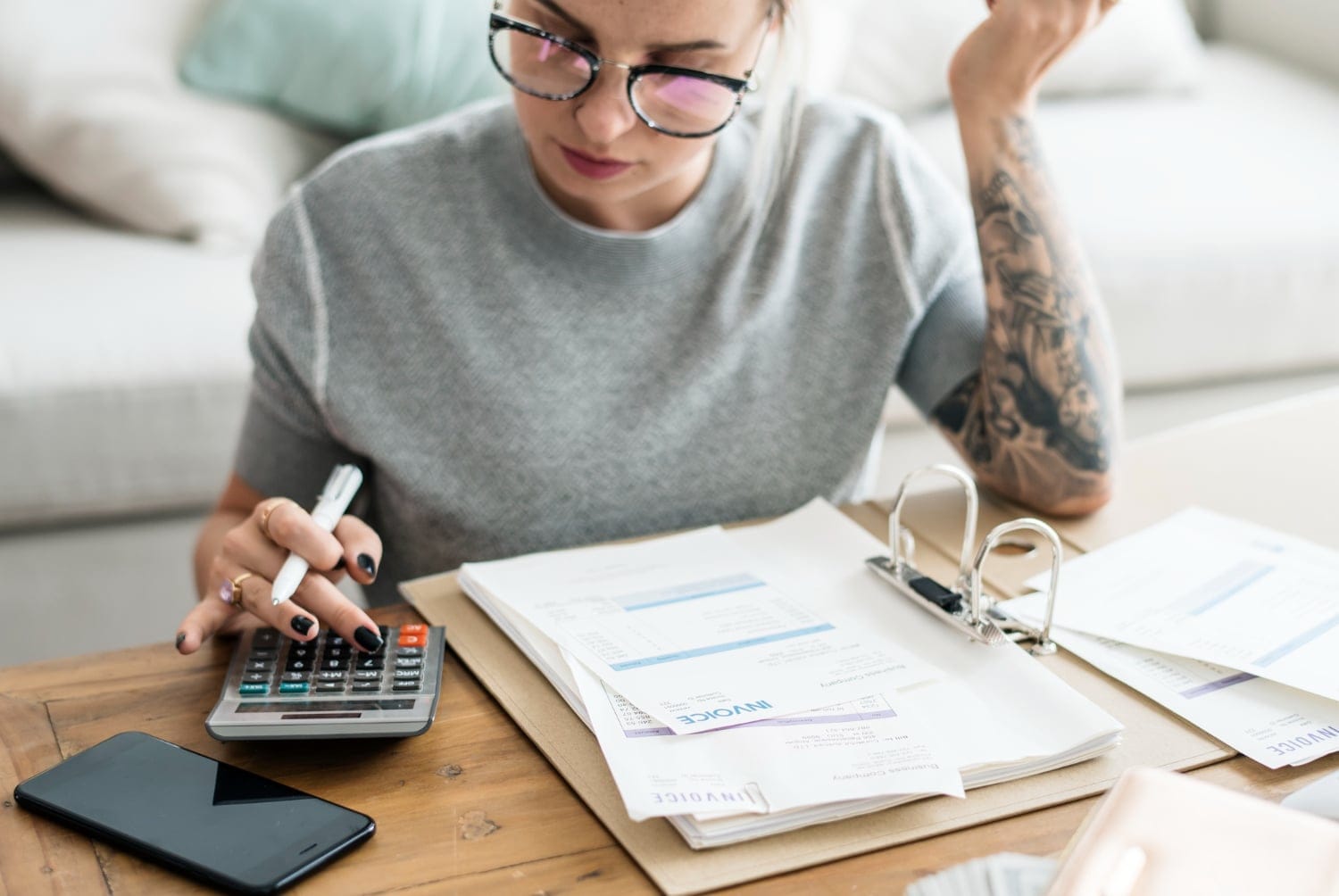 Cele 5 metode geniale prin care românii economisesc legal la taxe!