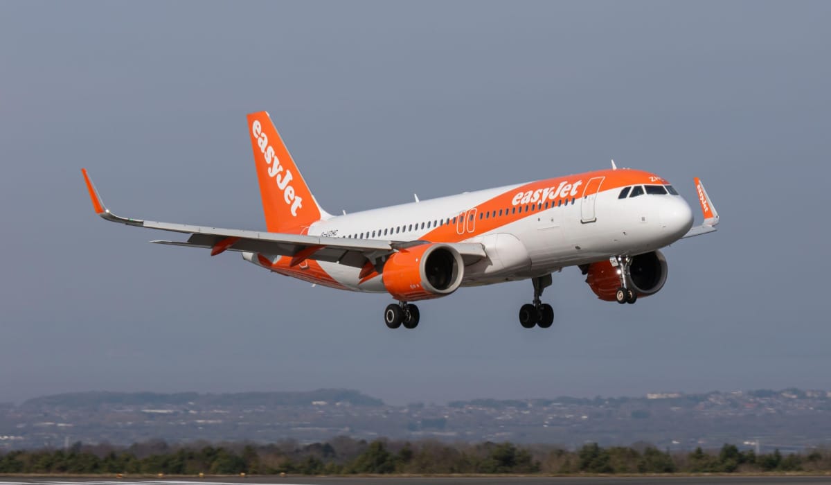 Pasagera care a strigat despre bombă – Ce s-a întâmplat cu avionul deviat