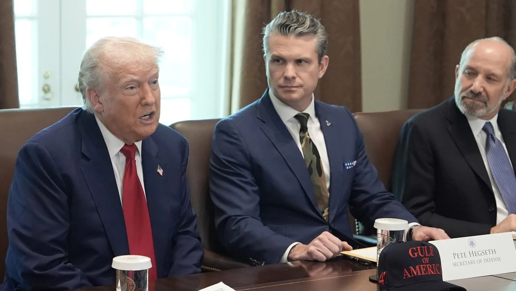 Donald Trump, prins în capcană de Pete Hegseth - Ce se întâmplă cu ajutoarele militare pentru Ucraina?