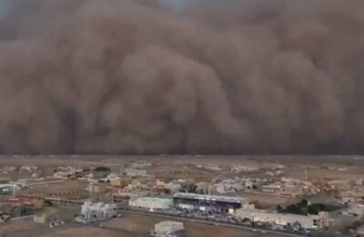 Cutremurător: Arabia Saudită acoperită de furtună de nisip!