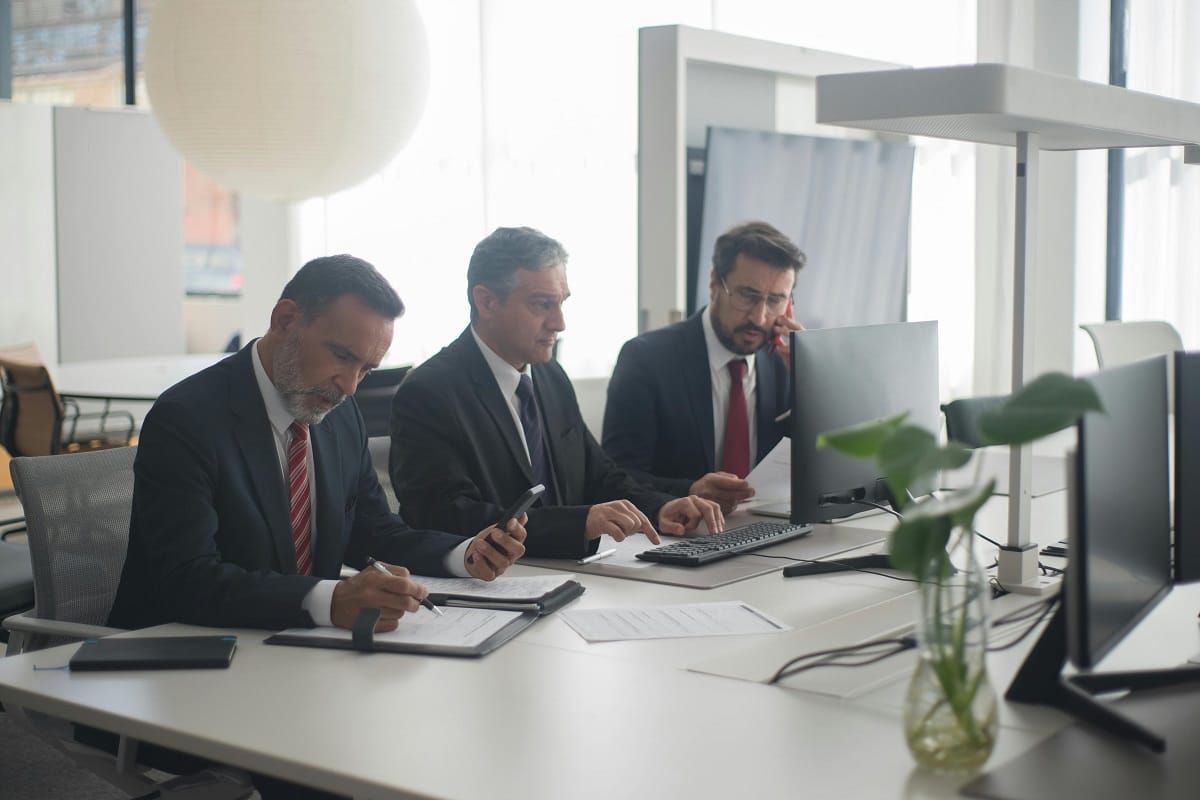 Deschidere cont bancar online: un singur click e suficient ca să ai control total asupra banilor tăi
