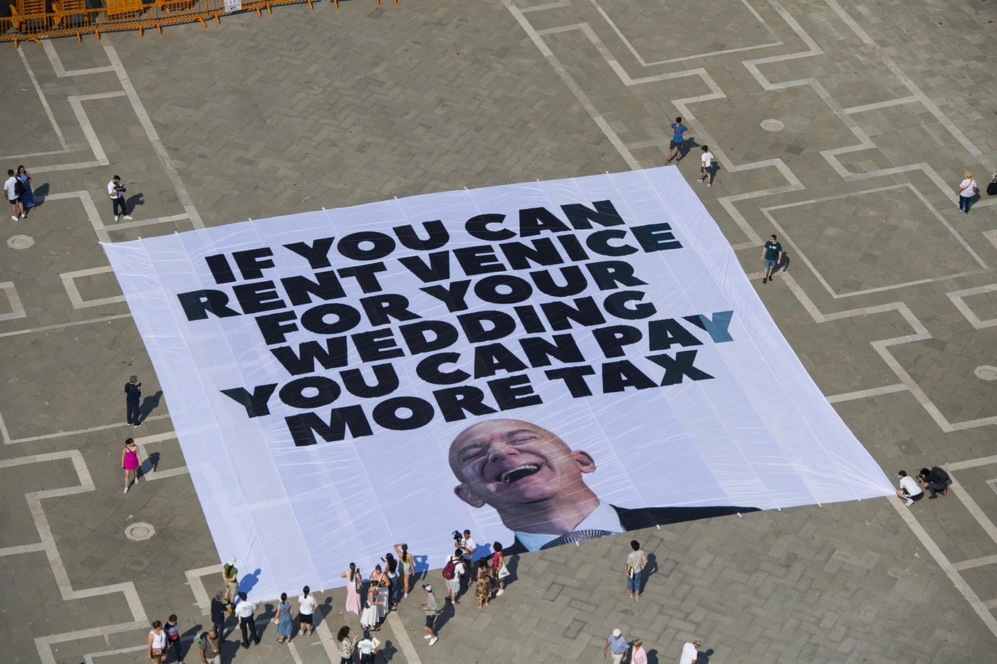 Cât a cheltuit Jeff Bezos pe nunta sa? Veneția paralizată, manifestații și lux regal!