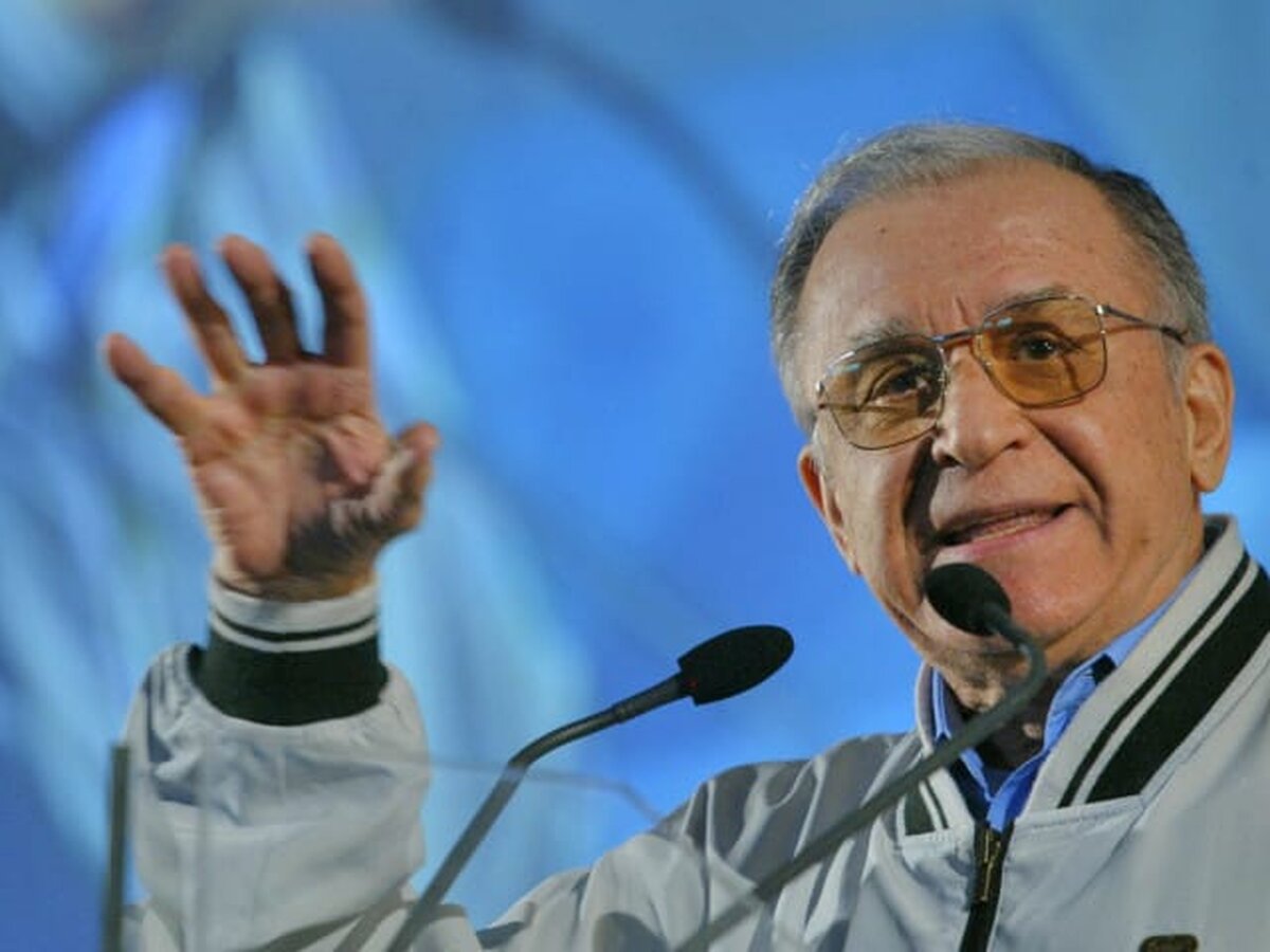 Actualizări despre sănătatea lui Ion Iliescu, spitalizat la SRI
