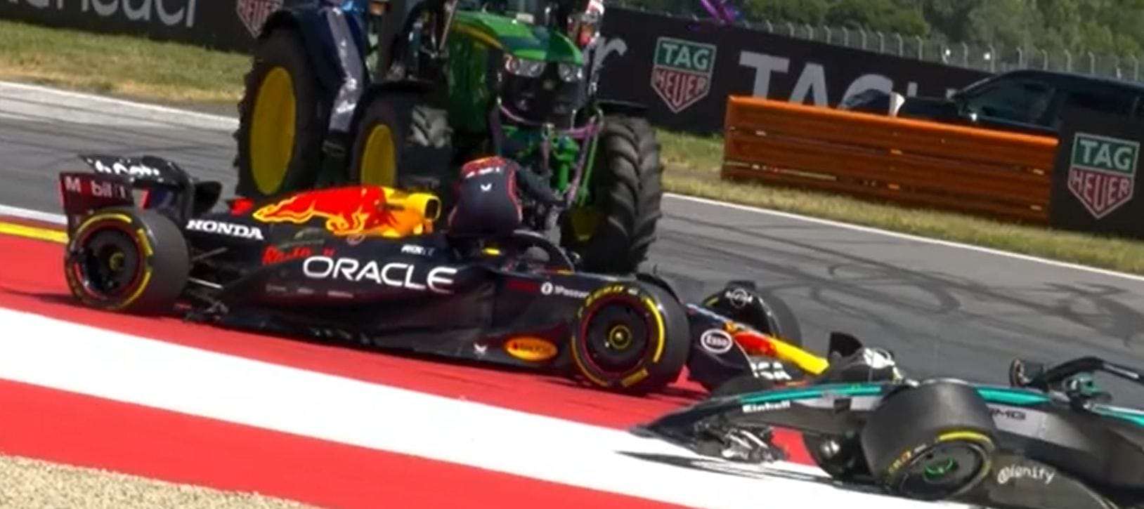 „Incident incredibil în Austria: Verstappen și Antonelli colizionează!”
