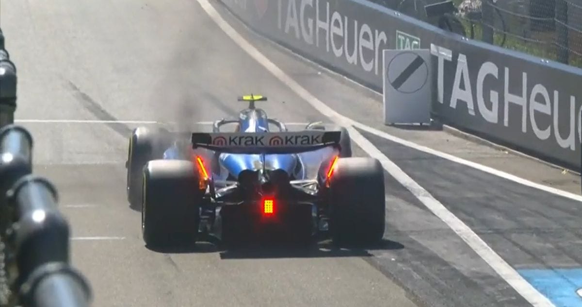 Incendiu Spectaculos în Paddock: Sainz și Mașina sa în Flăcări!