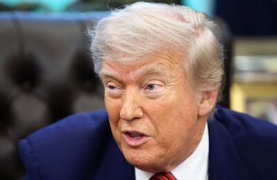 Donald Trump dă lovitura decisivă: Studenții străini, OUT de la Harvard