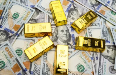 După dolar, aurul se impune ca al doilea rezervist global.