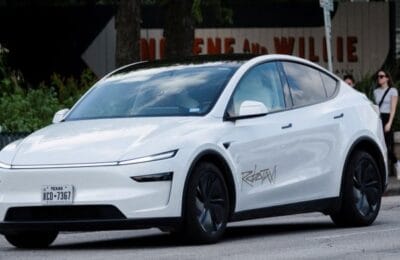 Tesla este în criză! Ce va face Elon Musk în fața declinului vânzărilor și plecărilor din conducere?