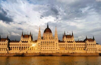 Descoperă secretul lecțiilor despre Transilvania în Budapesta