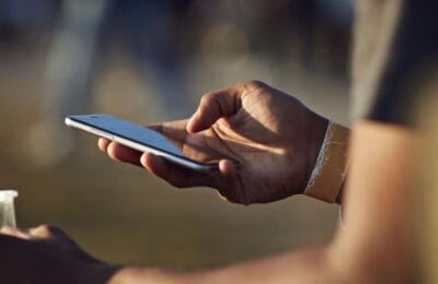 Cum să îți prelungești durata bateriei telefonului în 2026