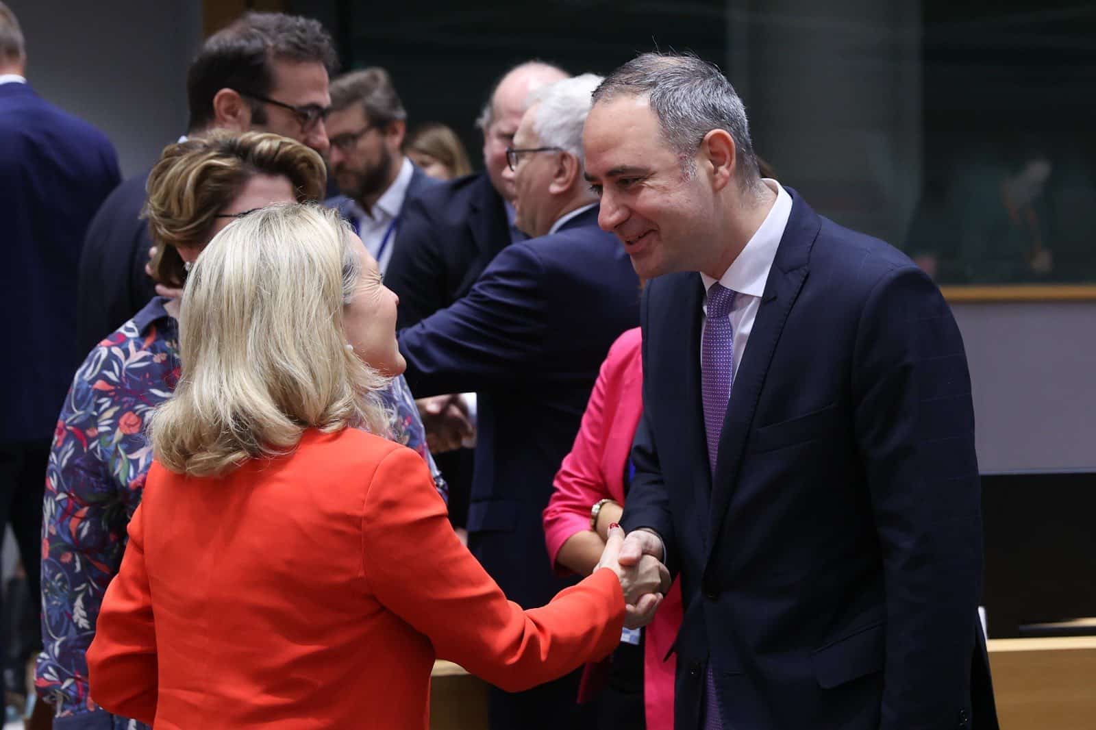 România, aproape de faliment! Nazare, misiune crucială în fața UE