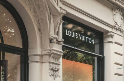 Scandal uriaș la Louis Vuitton! Atac cibernetic devastator