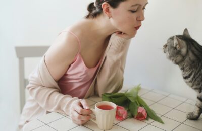 Cum să rămâi energizat în căldura verii fără energy drinks