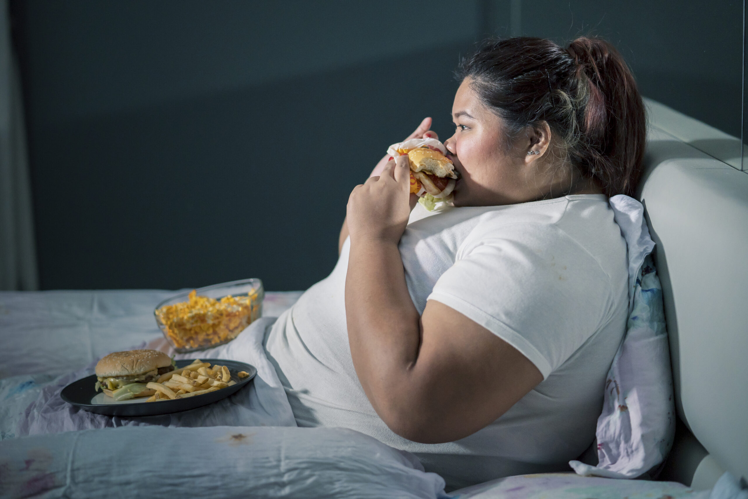Obezitatea crește odată cu aportul caloric, nu cu sedentarismul – Studiu Univ. Duke