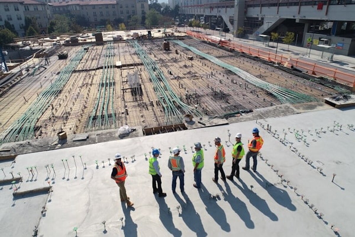 Revoltă în domeniul construcțiilor! Majorarea TVA-ului la locuințe provoacă haosuri