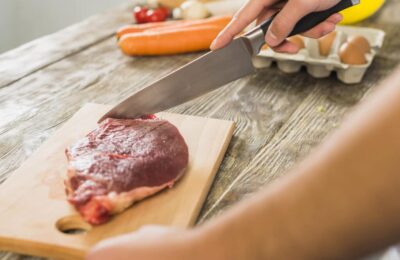 Descoperire uluitoare: Carnea poate proteja împotriva cancerului fără a crește riscul mortalității