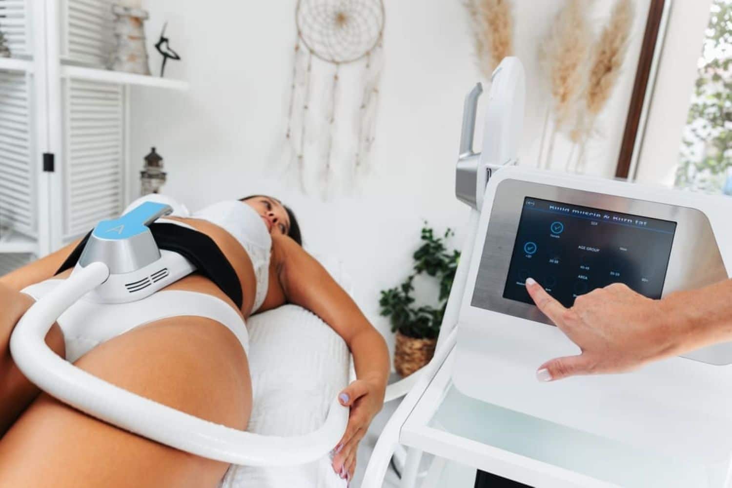 Top 7 echipamente de înfrumusețare corporală: cum să alegi pentru salonul tău?