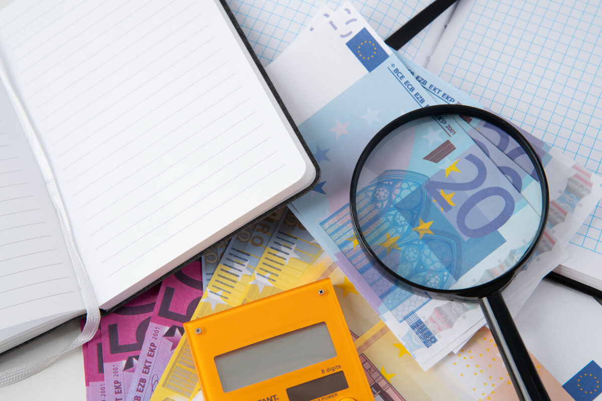 Creștere lentă în România: Inflația în scădere