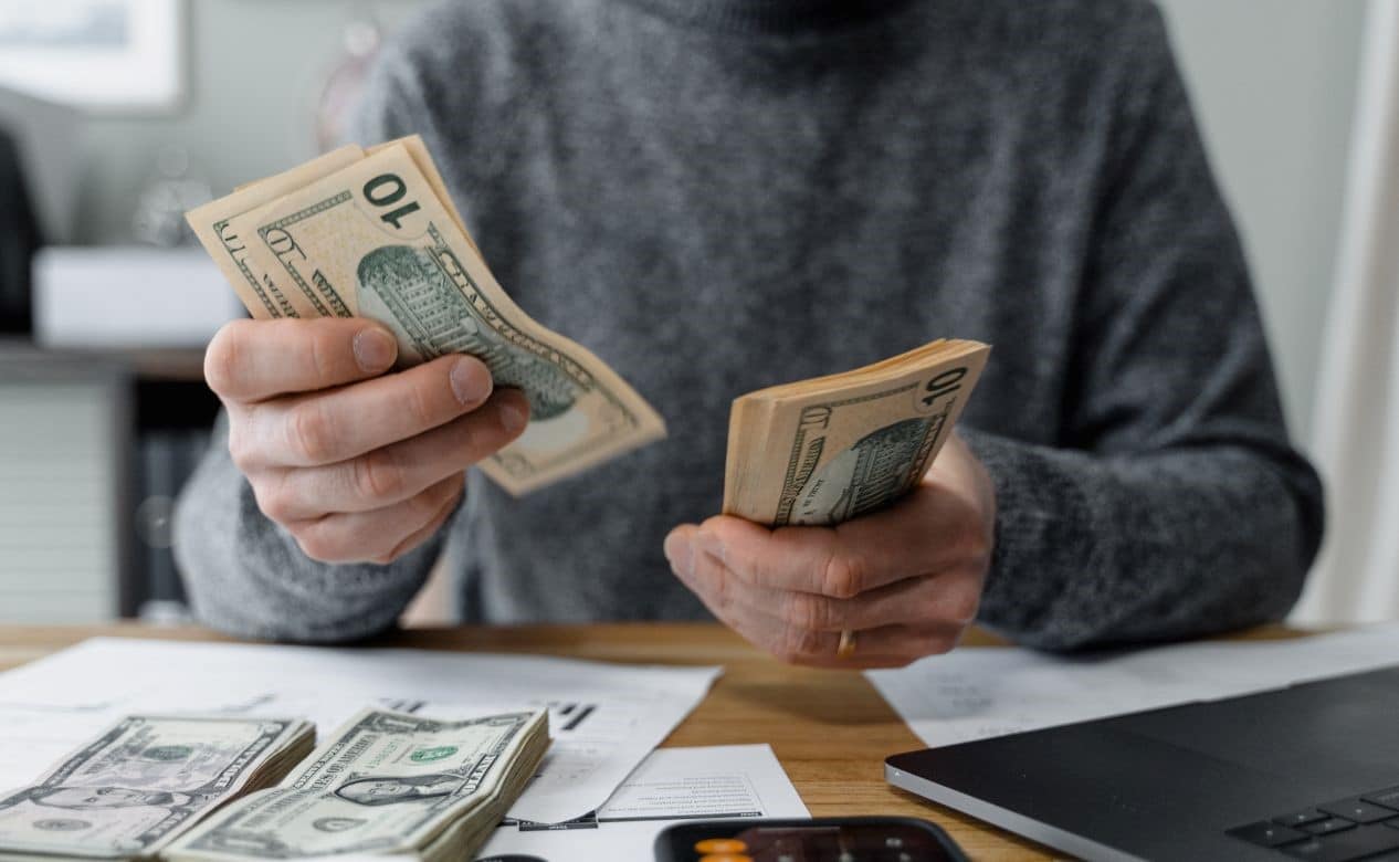 Provocările piețelor financiare: Riscuri în sectorul tehnologic