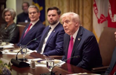 Trump a desfășurat nava USS Gravely în apropierea Venezuelei