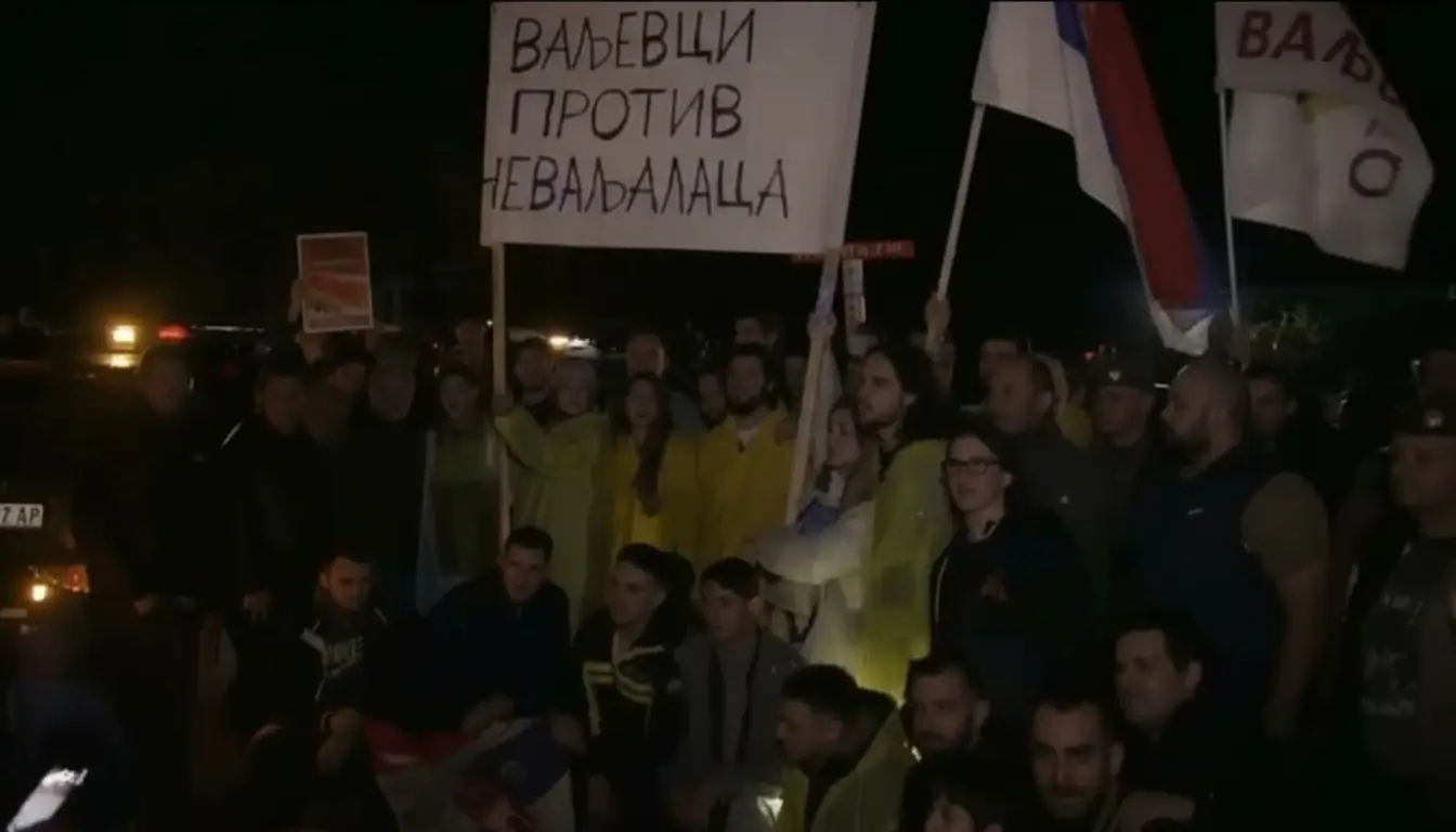 Protest al elevilor sârbi: liceul, blocat împotriva guvernului
