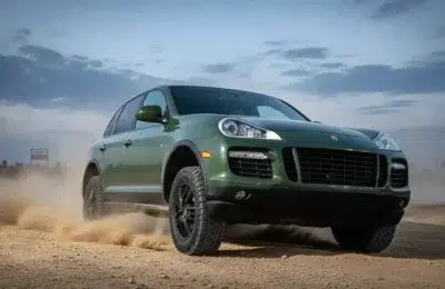 Porsche Cayenne din 2009 primeste o transformare speciala care atrage toate privirile