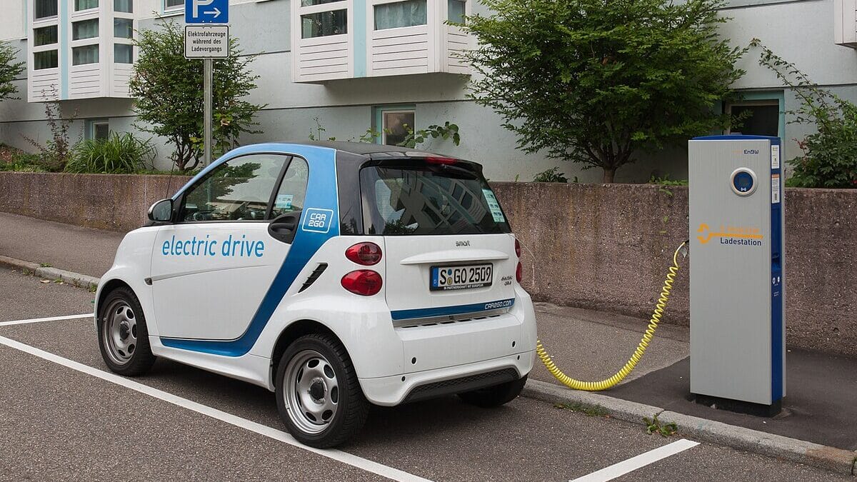Industria auto europeană protestează împotriva limitelor CO2