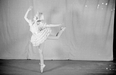 Balletcore devine trendul de modă care combină eleganța cu confortul