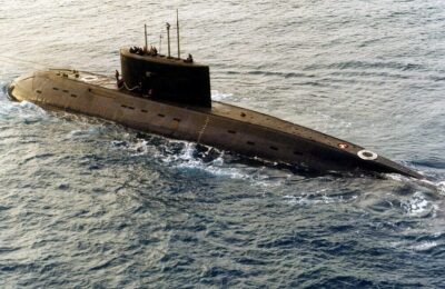 Rusia amenință cablurile submarine, avertizează Marina britanică