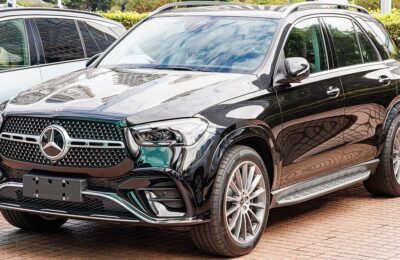 Deputat SOS conduce Mercedes de 123.000 euro, are Dacia 1300