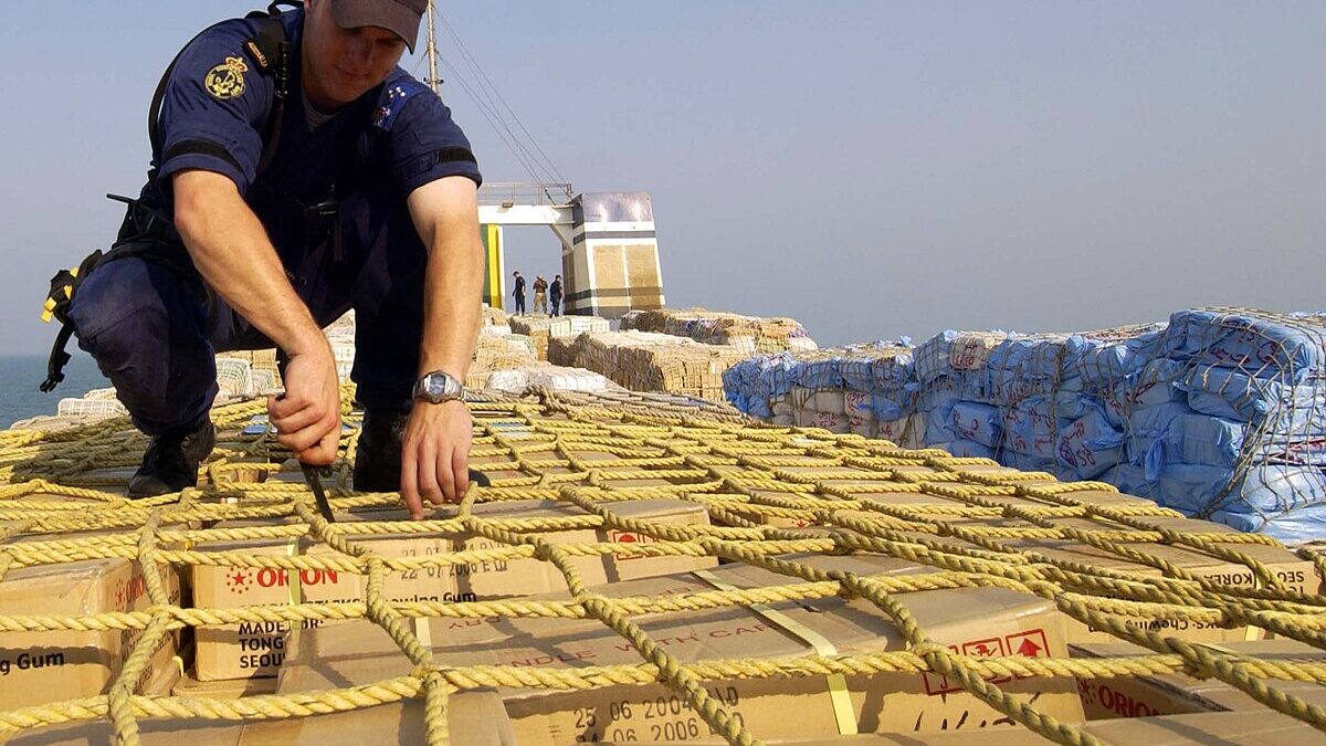 Suedia a abordat o navă rusă sancționată suspectă de transport arme