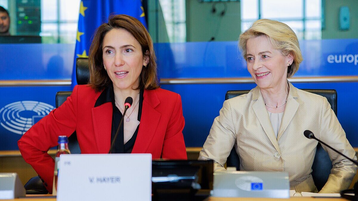 UE va pierde competiția regulamentelor, avertizează șefa concurenței