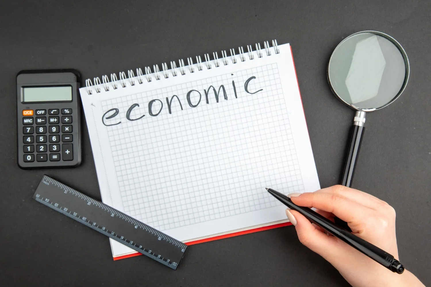 BCE nu exclude reduceri de dobânzi în 2026 după menținerea ratelor