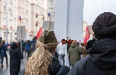 Fermieri francezi blochează drumuri guvernul cere oprirea protestelor de Crăciun