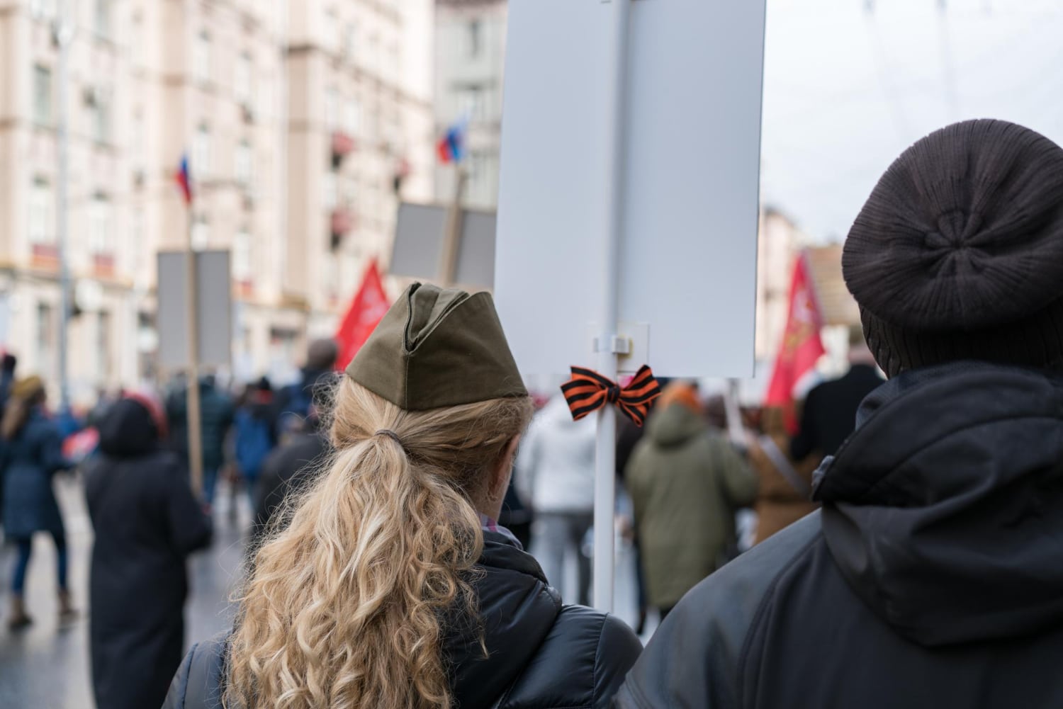 Fermieri francezi blochează drumuri guvernul cere oprirea protestelor de Crăciun