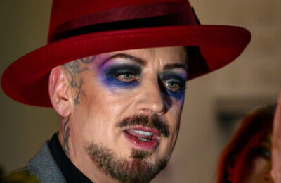 Boy George crede că Crăciunul înseamnă exces și răsfăț