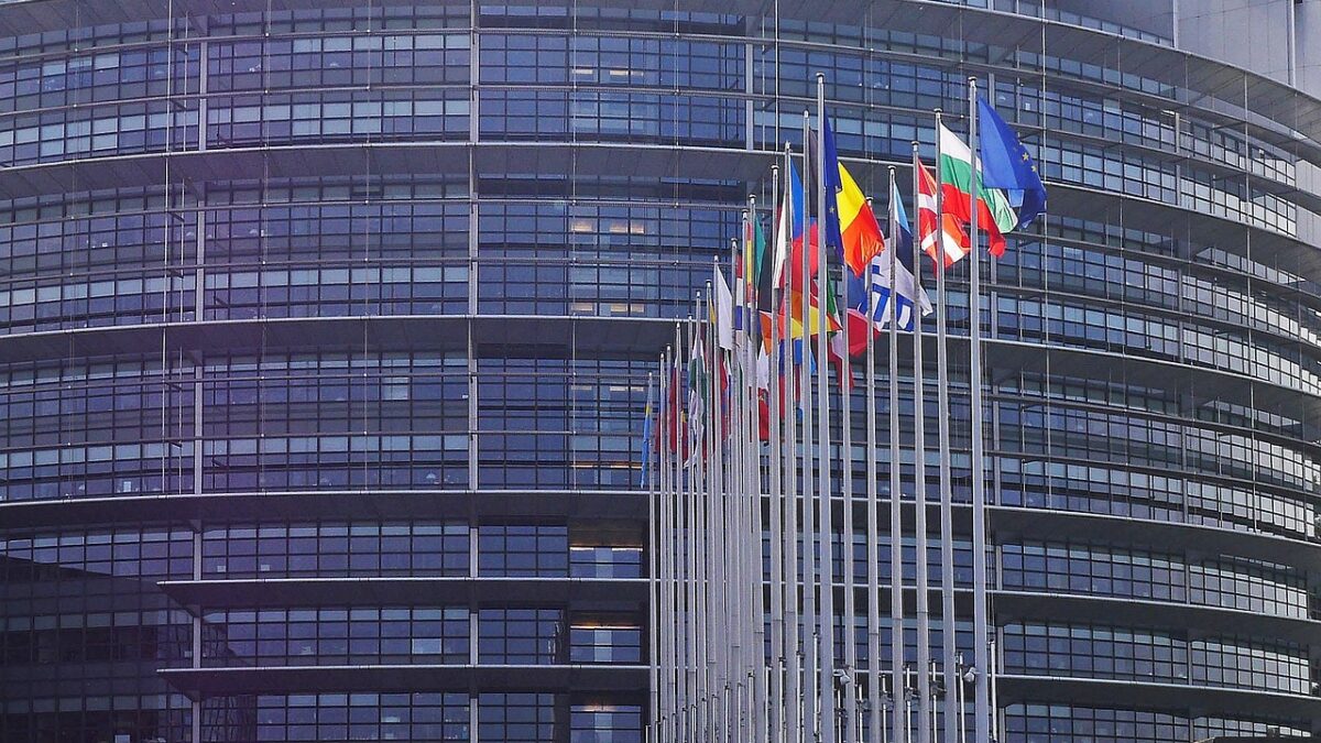 Euronews lansează EU.XL, program săptămânal pentru UE