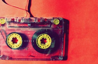 George Clooney, șocat să-și vadă tunsoarea din anii 80